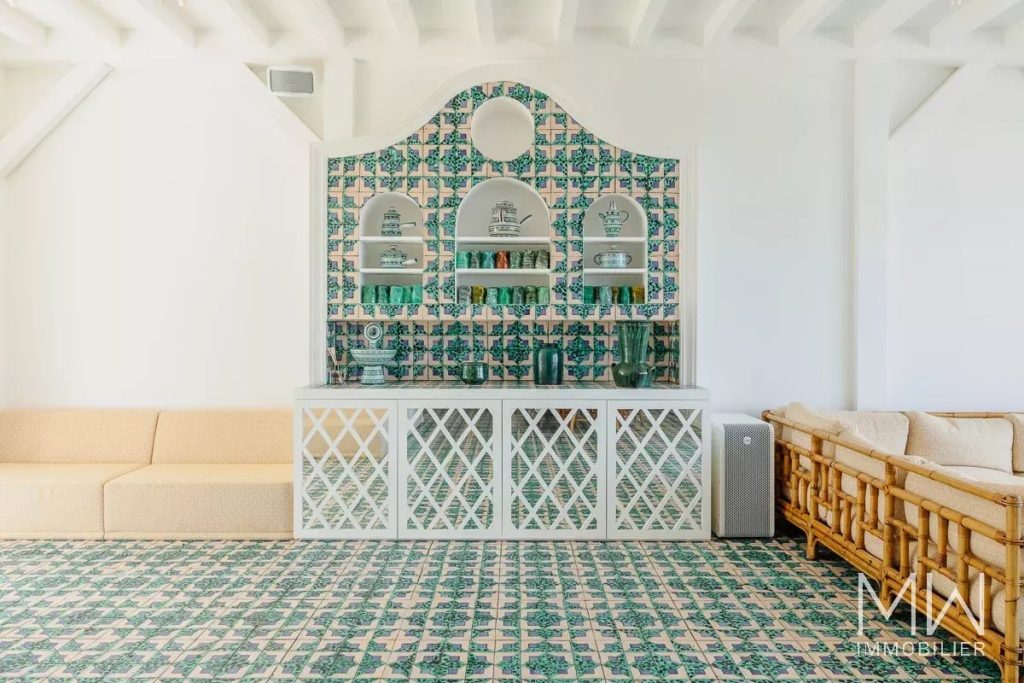 VILLA D&rsquo;EXCEPTION FACE AU BASSIN