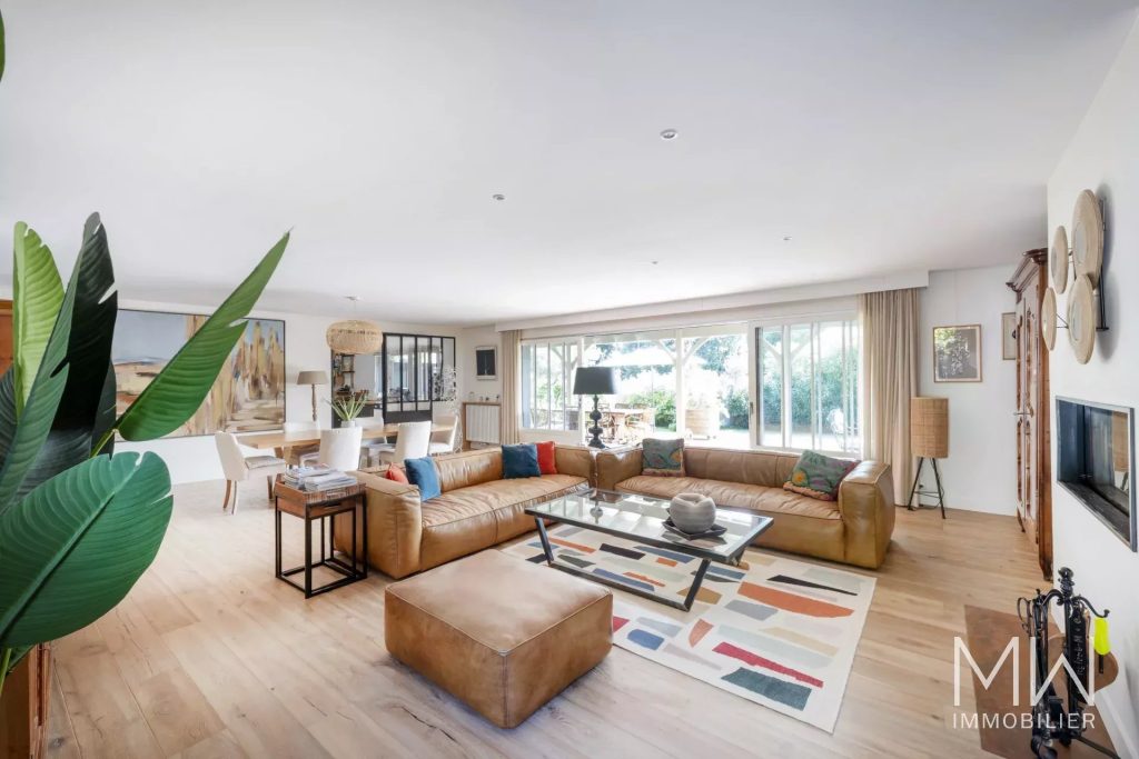 ELEGANTE ET SPACIEUSE VILLA