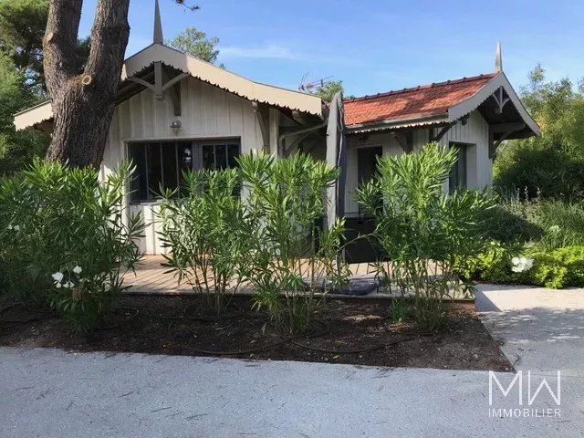 JOLIE VILLA BOIS AU CALME