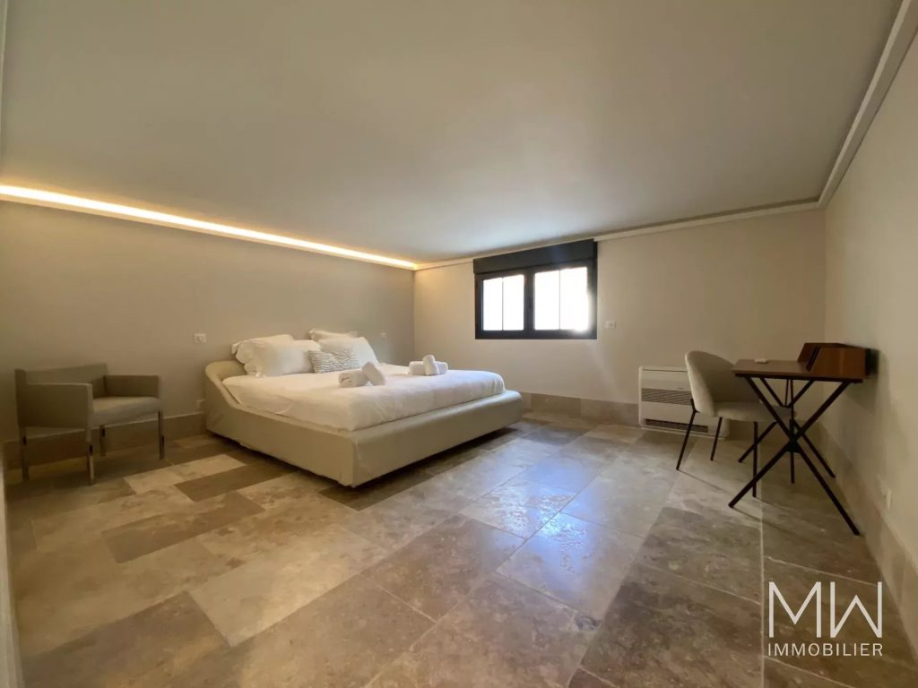 SPACIEUSE VILLA AVEC PISCINE