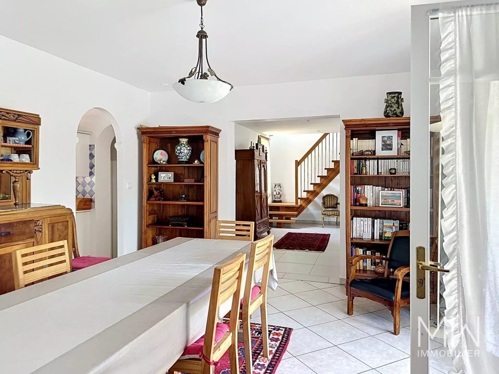 CHARMANTE VILLA AVEC PISCINE