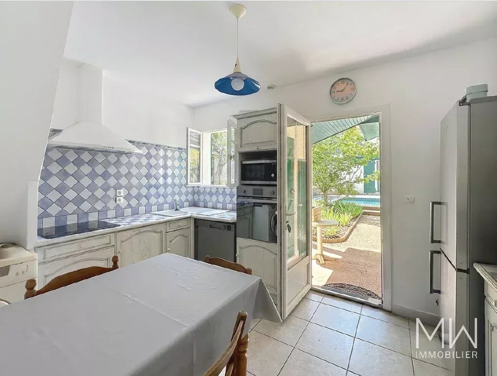 CHARMANTE VILLA AVEC PISCINE