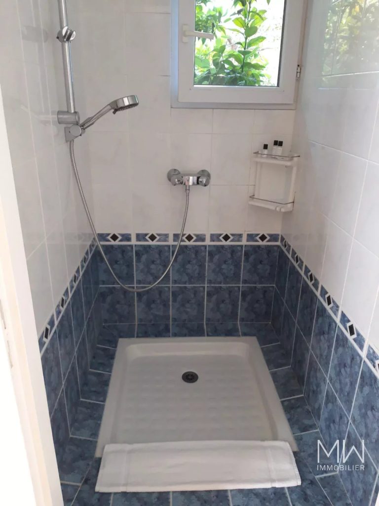 VILLA AVEC PISCINE