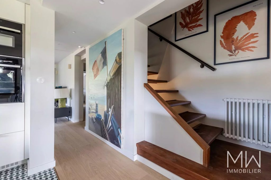 AGREABLE VILLA BOIS AVEC PISCINE AU PIED DU PHARE