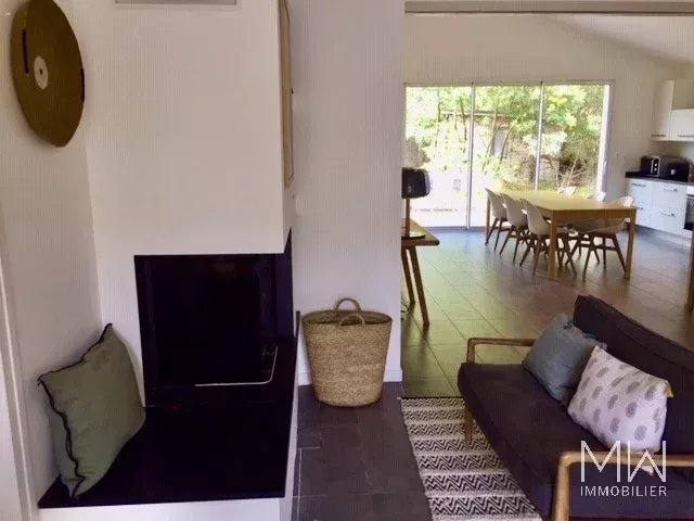 VILLA EN LISIERE DE FORET