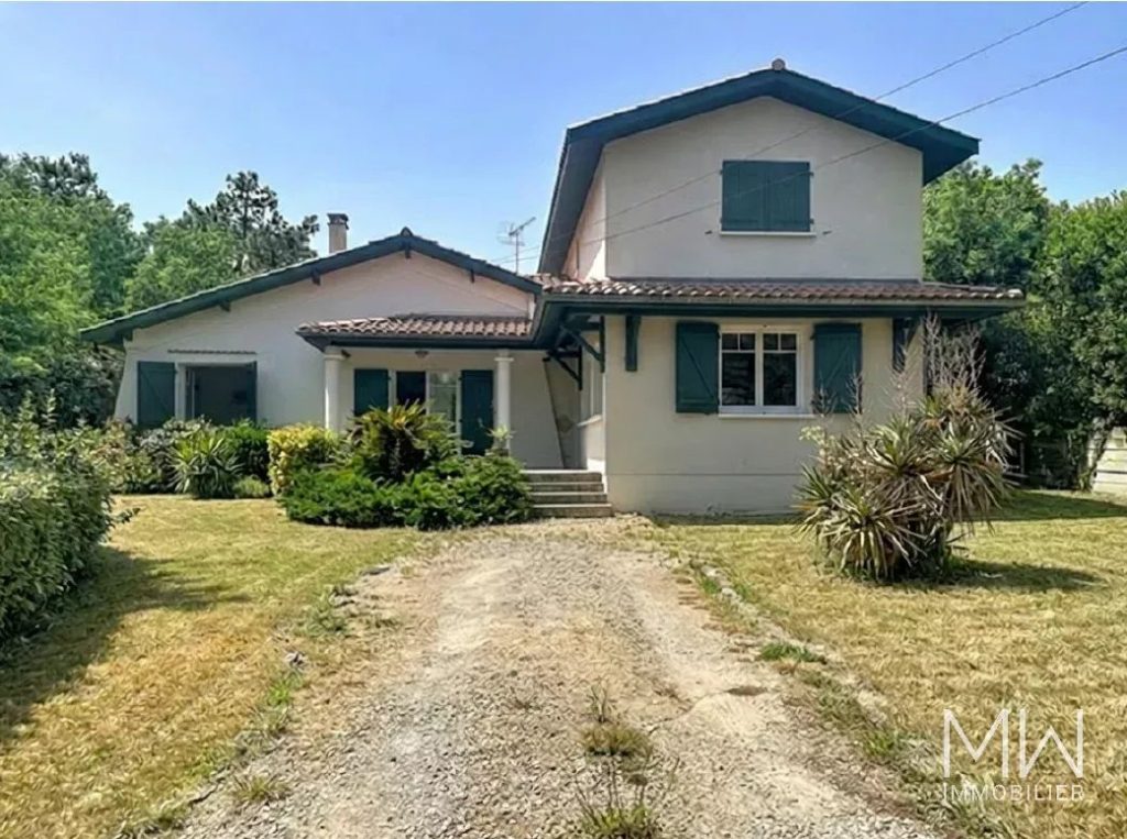 CHARMANTE VILLA AVEC PISCINE