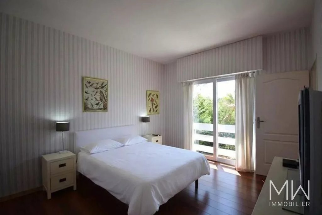 VILLA SPACIEUSE AVEC PISCINE
