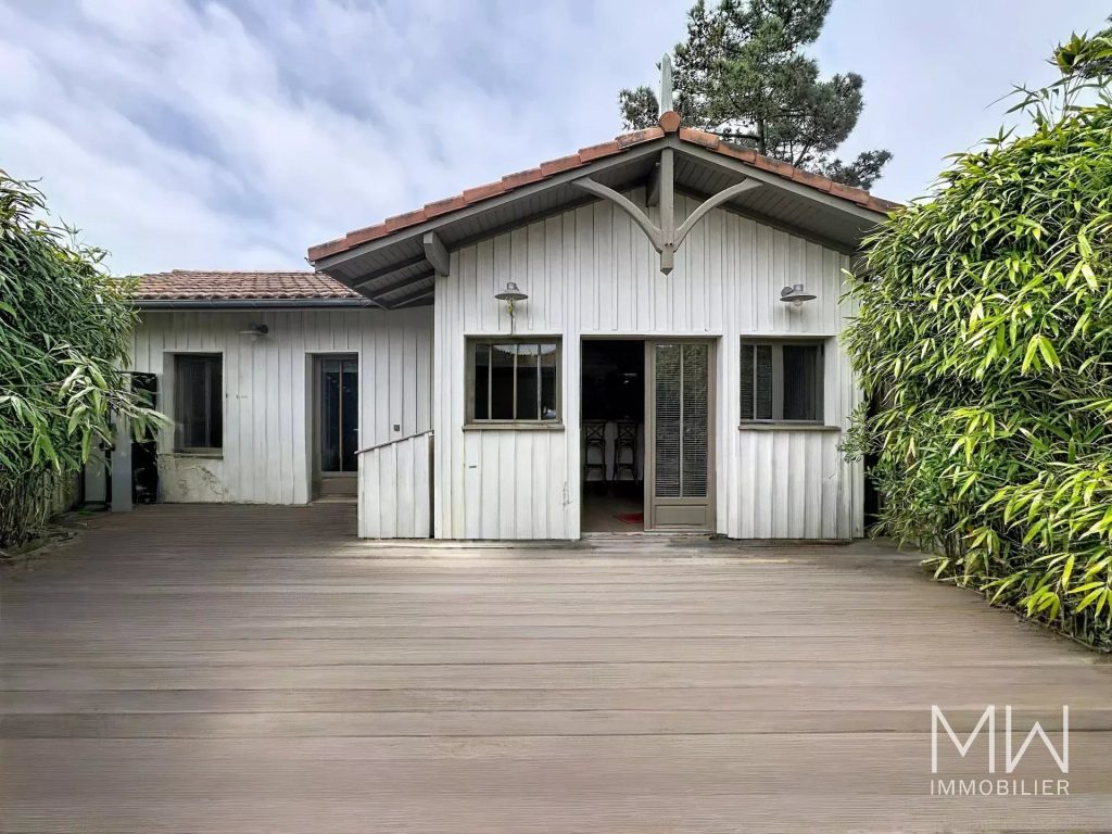 JOLIE VILLA BOIS AU CALME