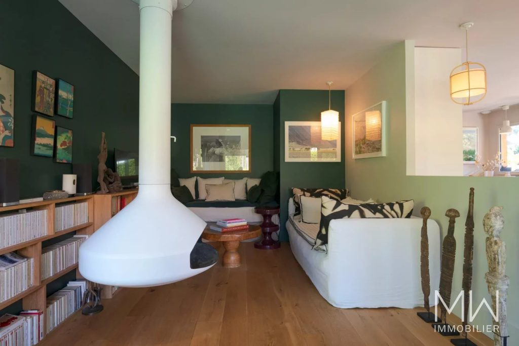 BELLE VILLA BOIS AVEC PISCINE