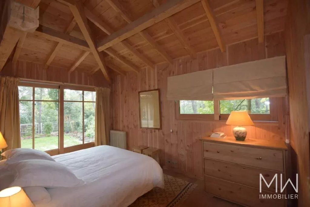 MAGNIFIQUE VILLA BOIS EN 1ERE LIGNE