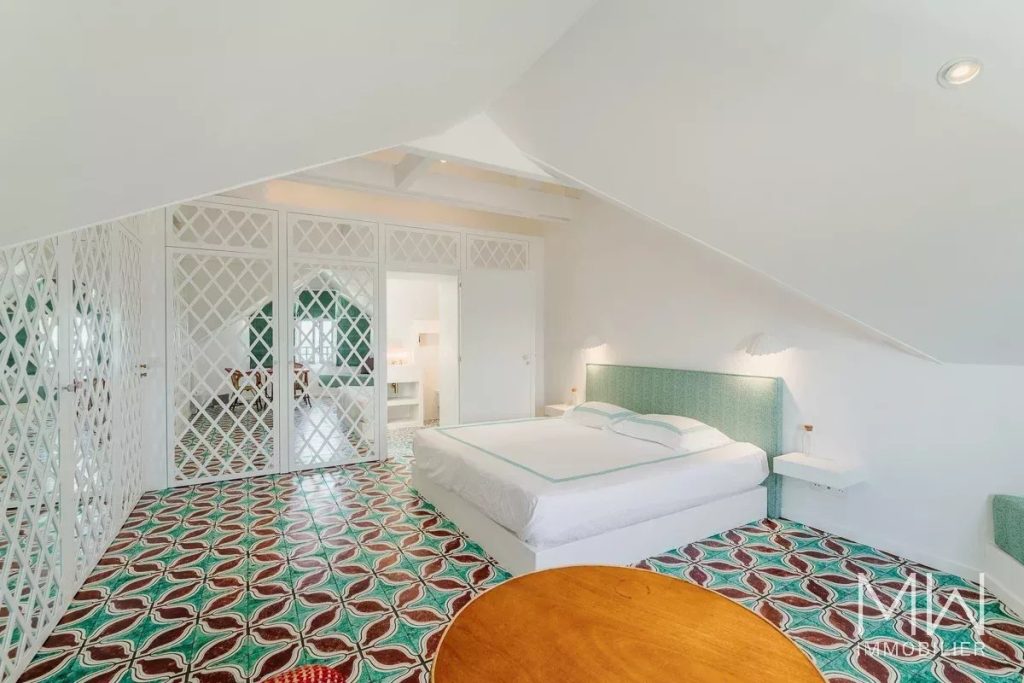 VILLA D&rsquo;EXCEPTION FACE AU BASSIN