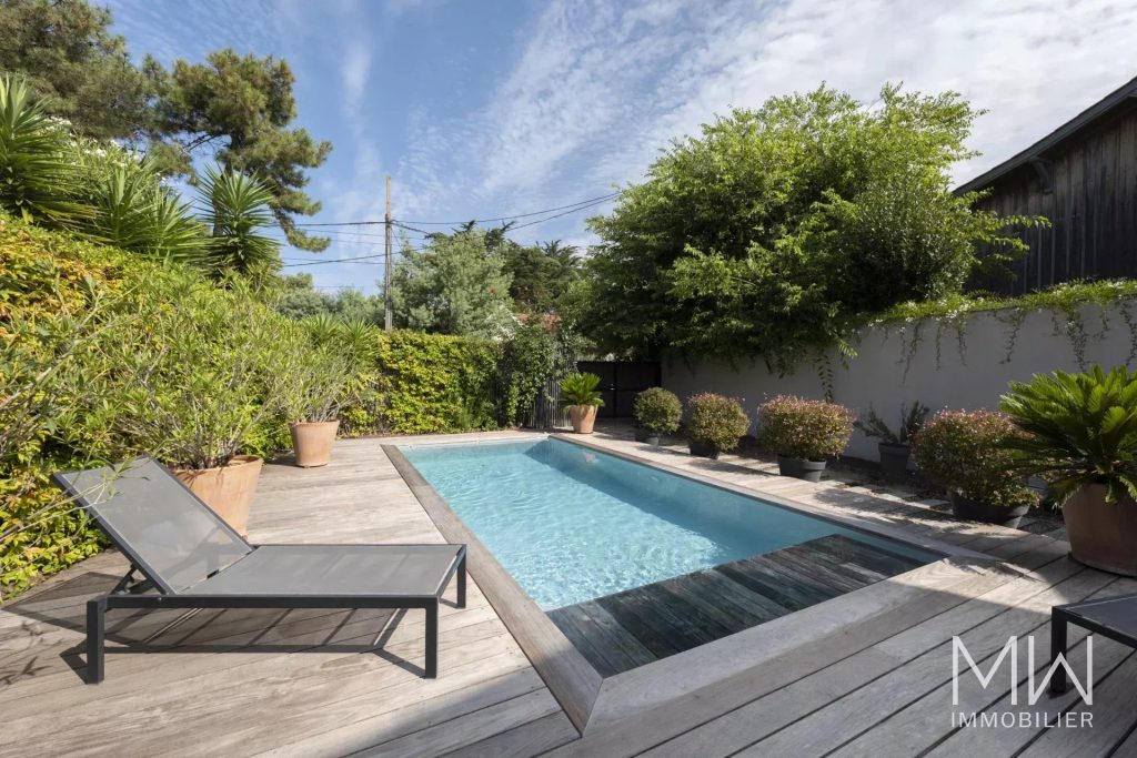 VILLA AVEC PISCINE – HYPER CENTRE