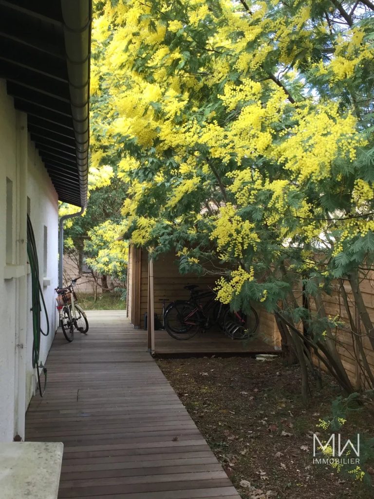 VILLA EN LISIERE DE FORET