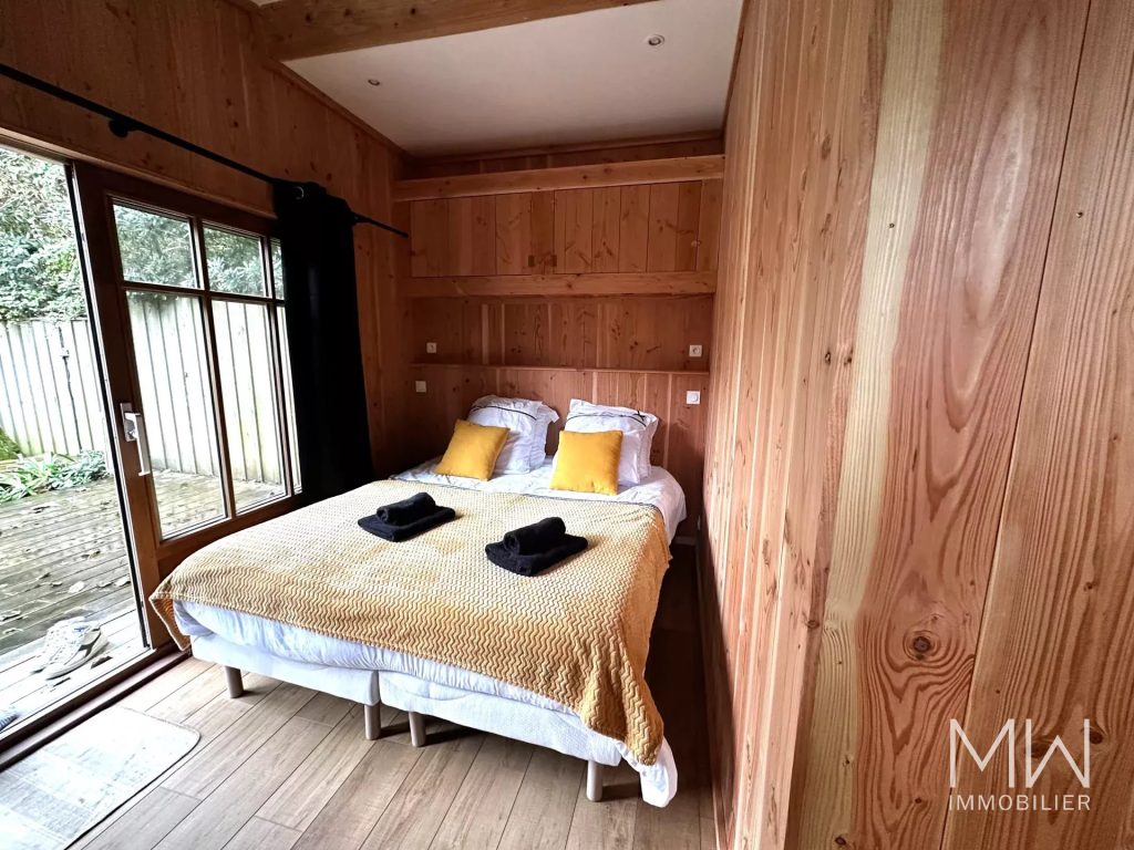 CHARMANTE VILLA BOIS AVEC PISCINE