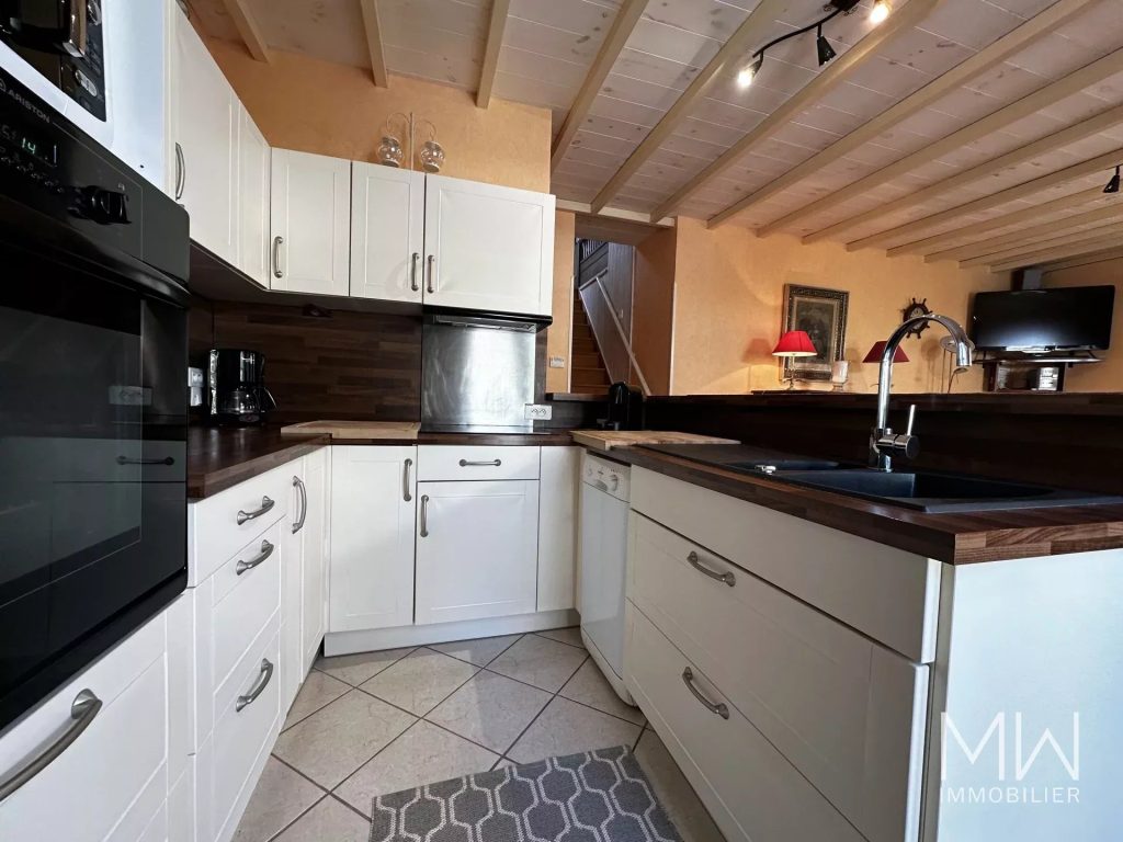 PETITE VILLA AVEC PISCINE