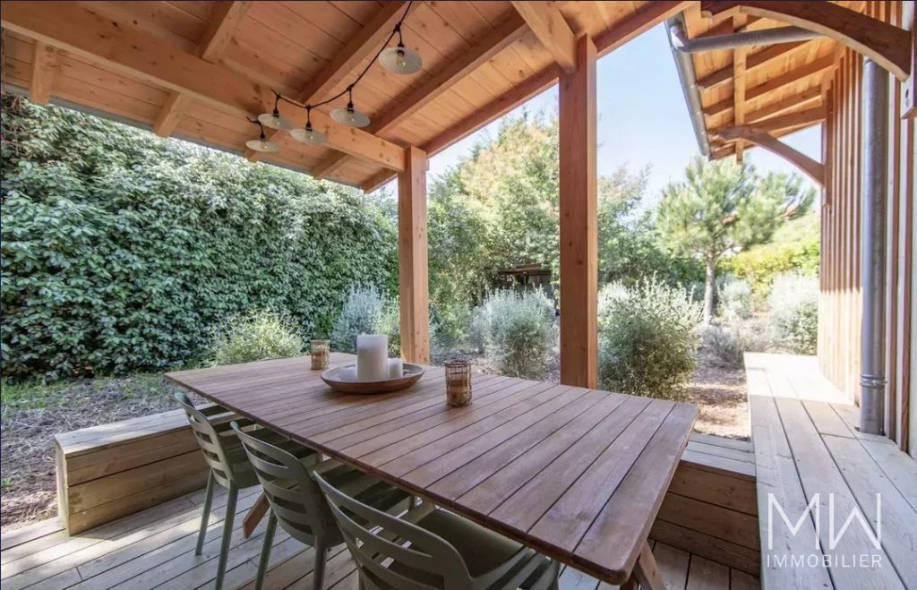 CHARMANTE VILLA BOIS AVEC PISCINE