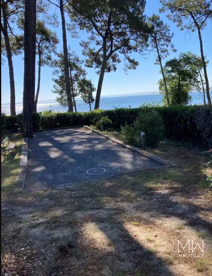 VILLA AVEC VUE BASSIN ET JACUZZI