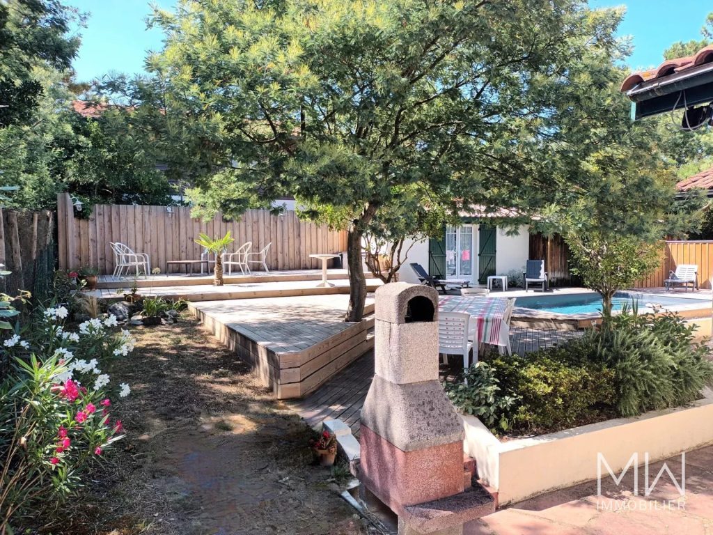 CHARMANTE VILLA AVEC PISCINE