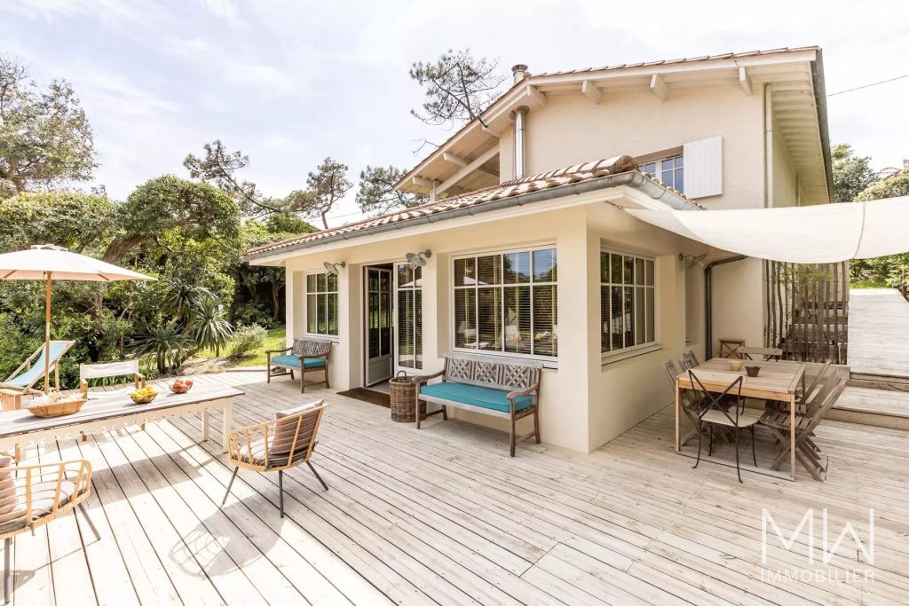 CHARMANTE VILLA AU PIED DES DUNES