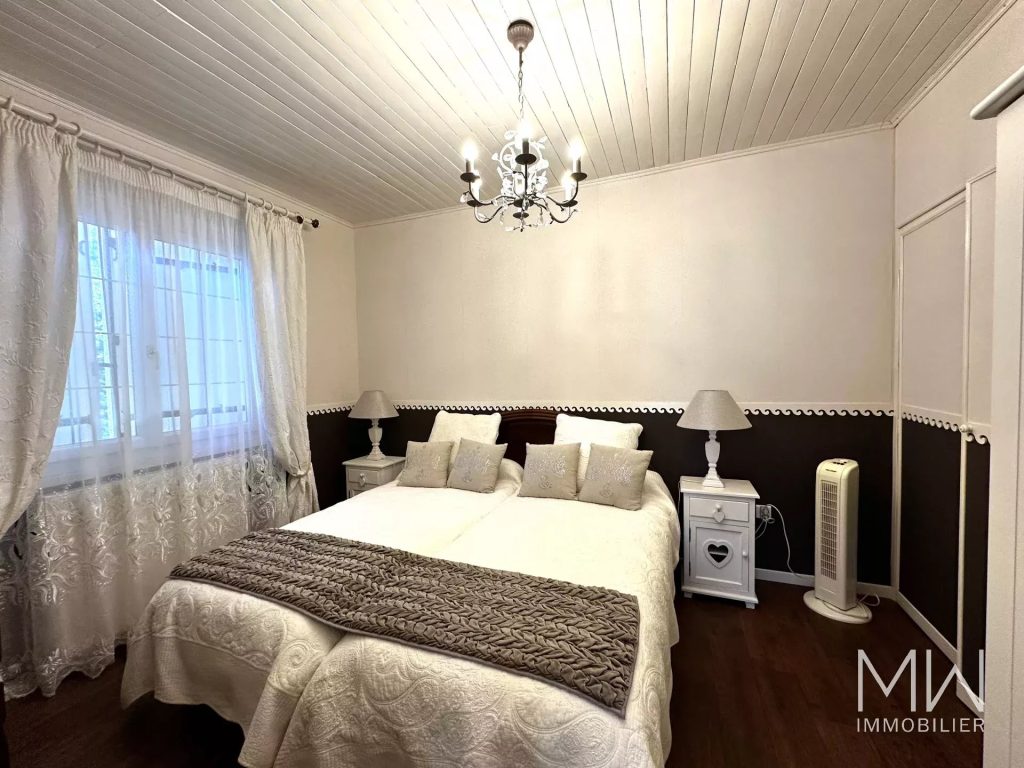 PETITE VILLA AVEC PISCINE