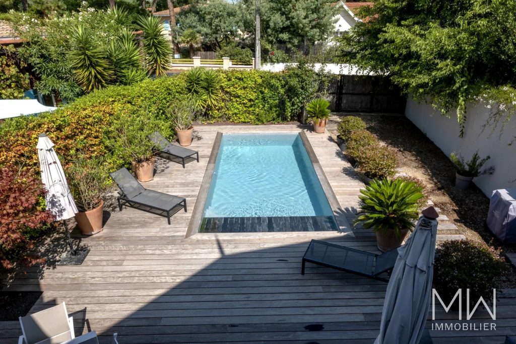 VILLA AVEC PISCINE – HYPER CENTRE
