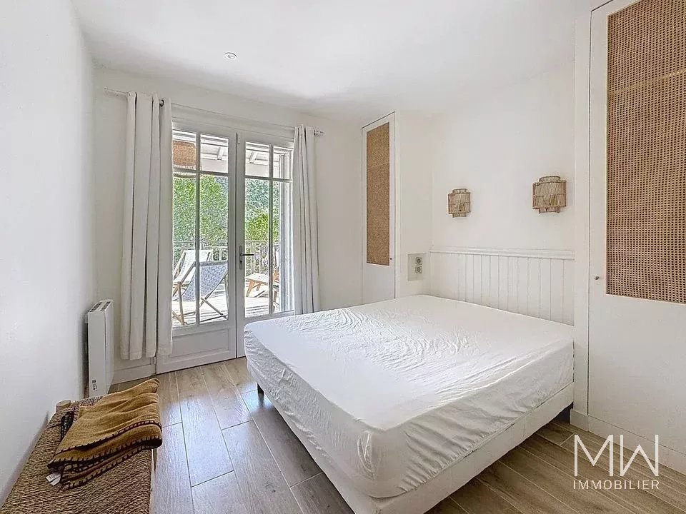 BELLE VILLA BOIS SOUS LA PINEDE