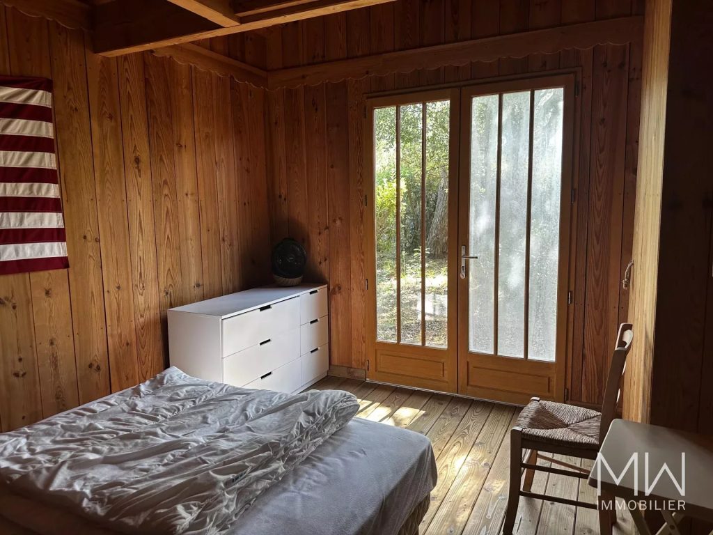 BELLE VILLA BOIS AVEC PISCINE