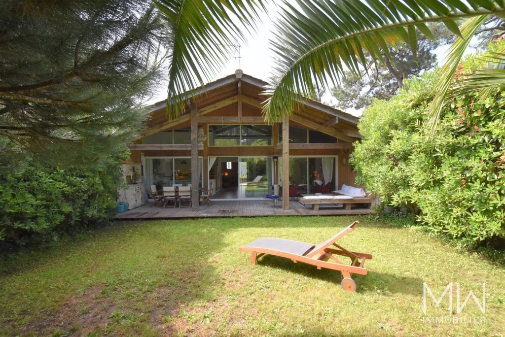 VILLA BOIS PROCHE DU BASSIN