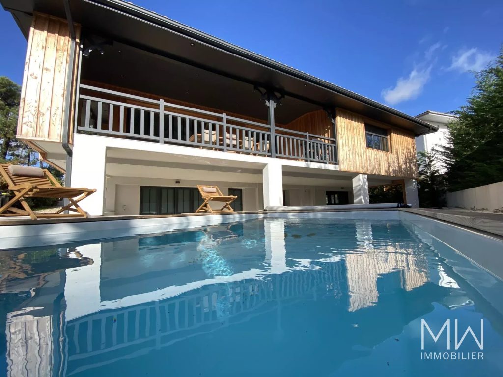 SPACIEUSE VILLA AVEC PISCINE