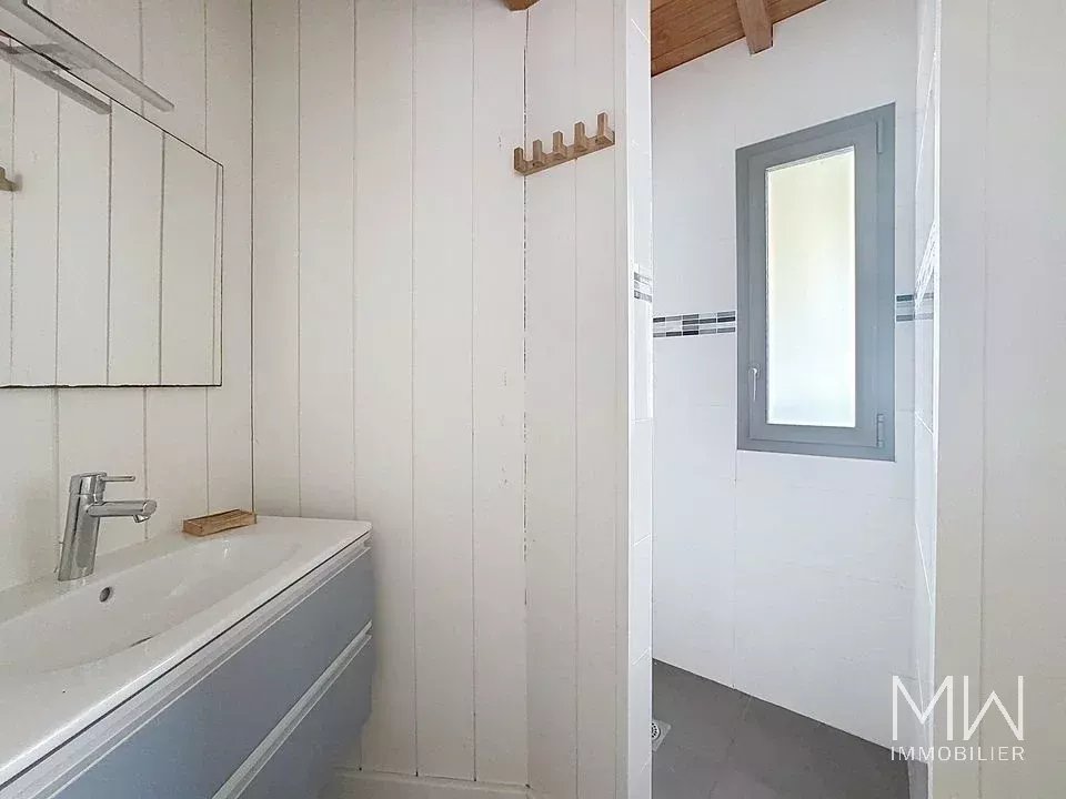 JOLIE VILLA BOIS AU CALME