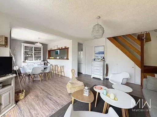EMPLACEMENT IDEAL POUR TOUT FAIRE A PIED