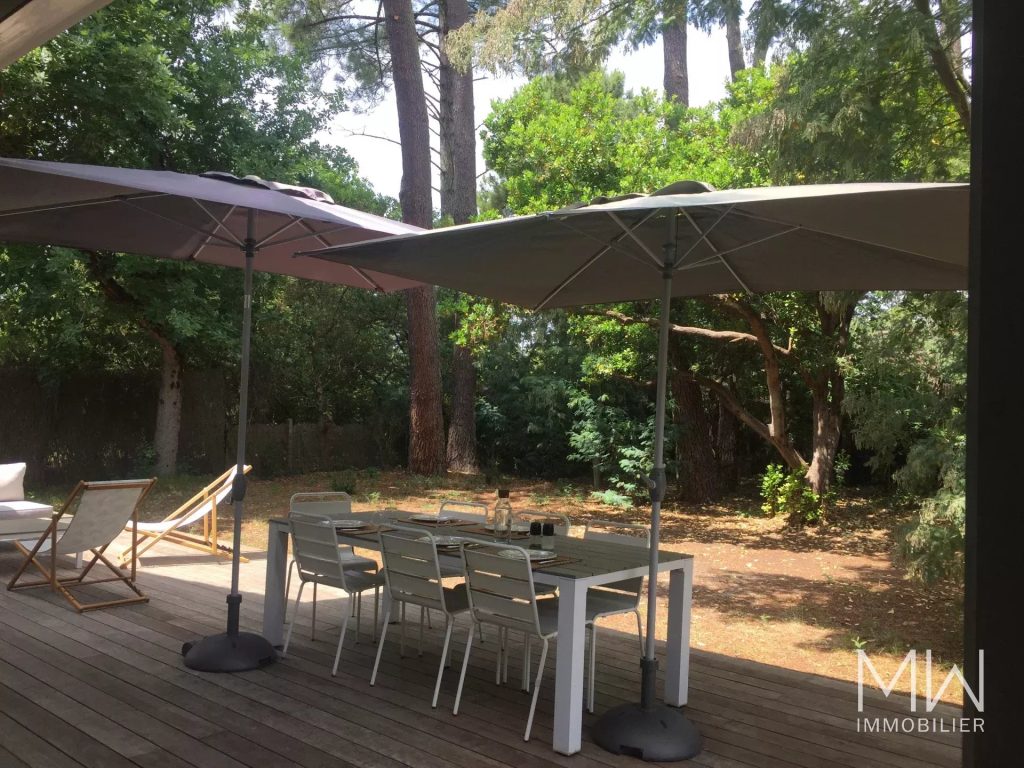 VILLA EN LISIERE DE FORET