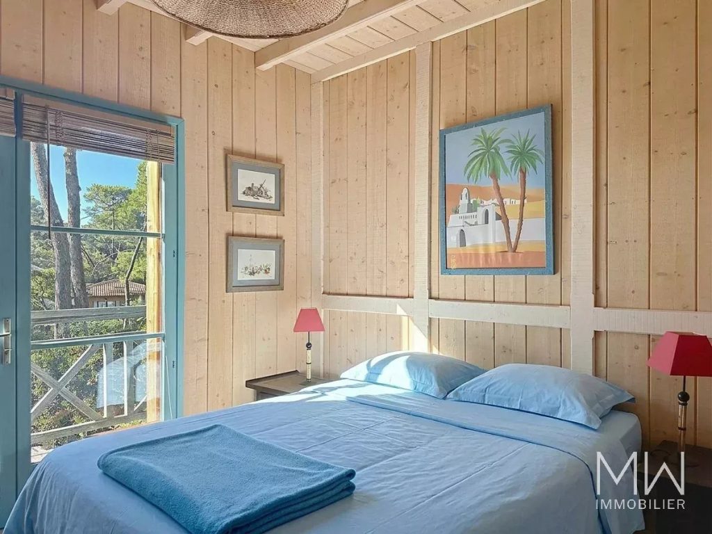 VILLA VUE BASSIN AVEC JACUZZI