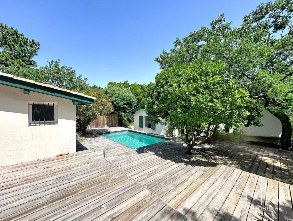 CHARMANTE VILLA AVEC PISCINE