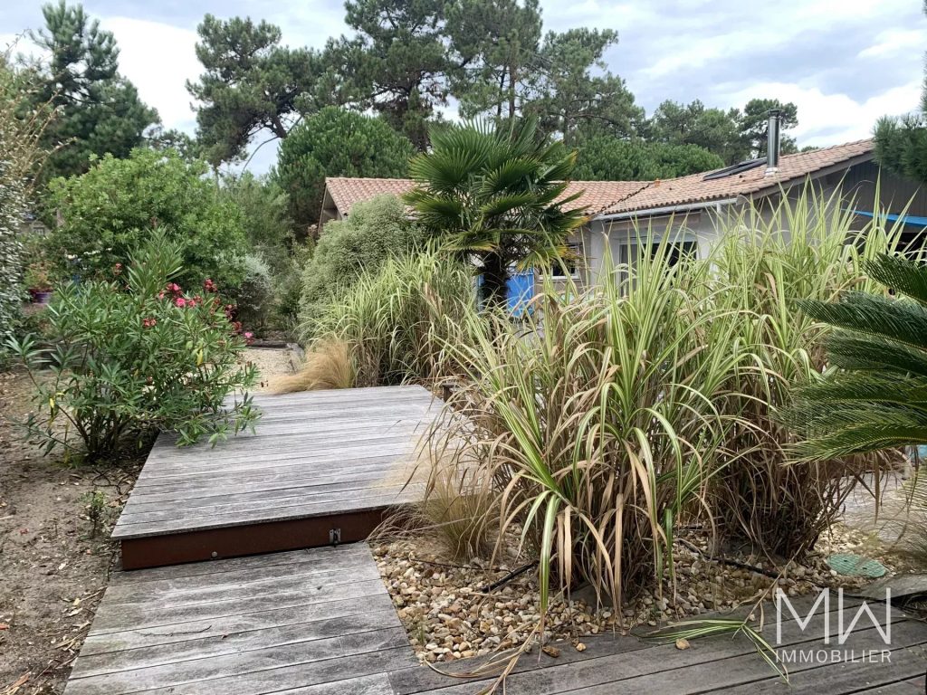VILLA DE VACANCES AVEC PISCINE
