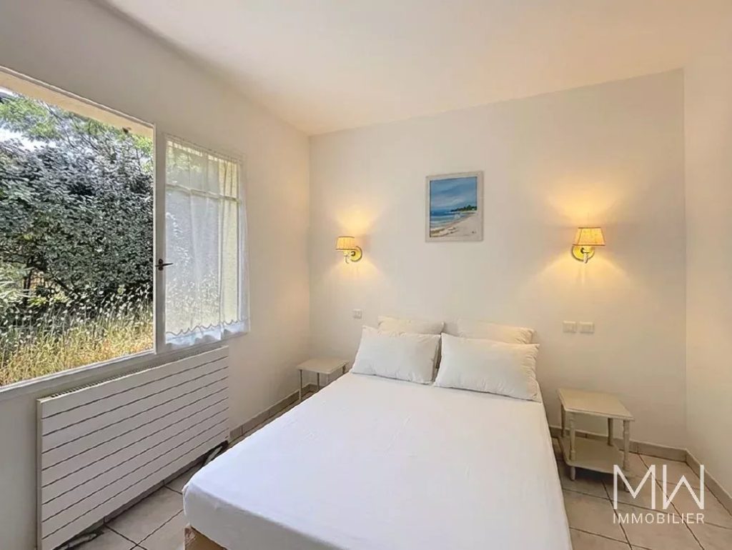 CHARMANTE VILLA AVEC PISCINE
