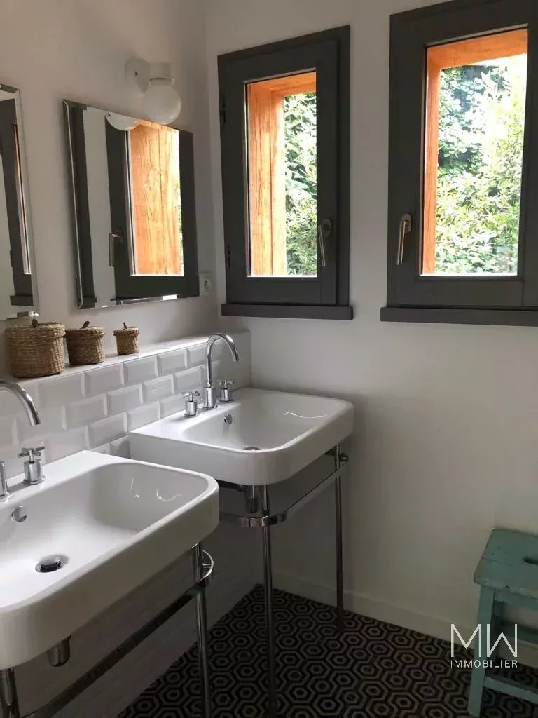 VILLA BOIS PROCHE DU BASSIN