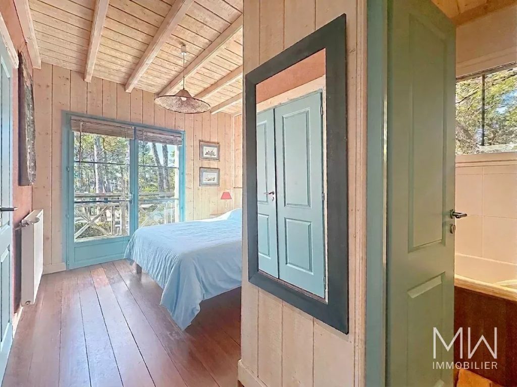 VILLA VUE BASSIN AVEC JACUZZI