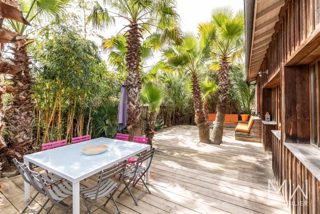CHARMANTE VILLA BOIS