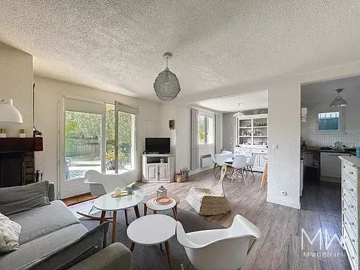 EMPLACEMENT IDEAL POUR TOUT FAIRE A PIED