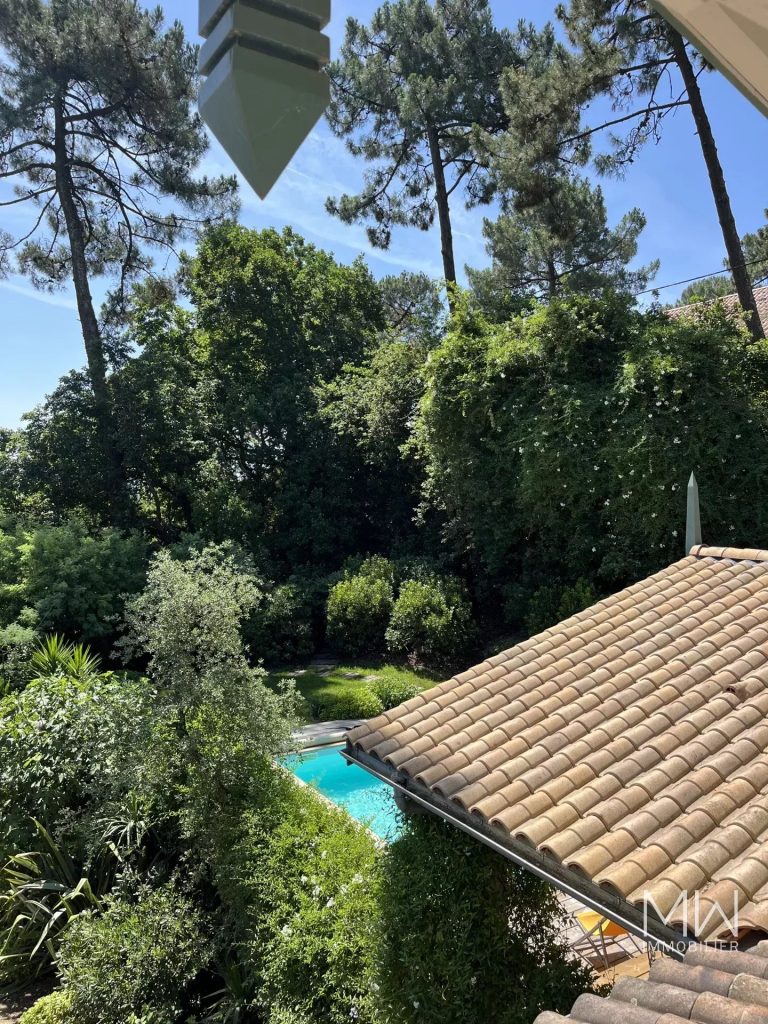 VILLA BOIS AVEC PISCINE