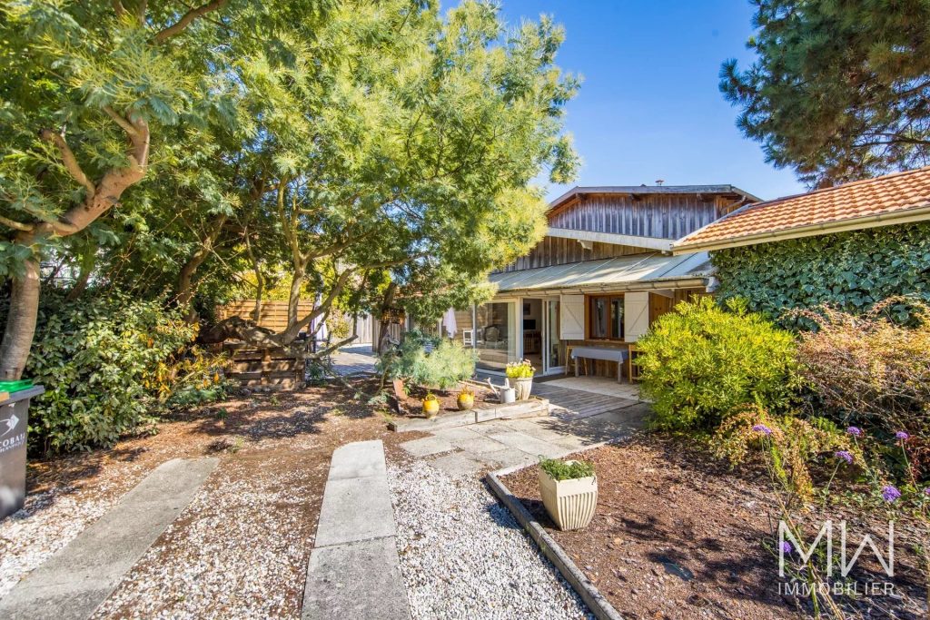 CHARMANTE  PETITE VILLA