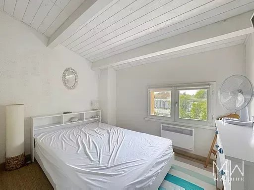 EMPLACEMENT IDEAL POUR TOUT FAIRE A PIED