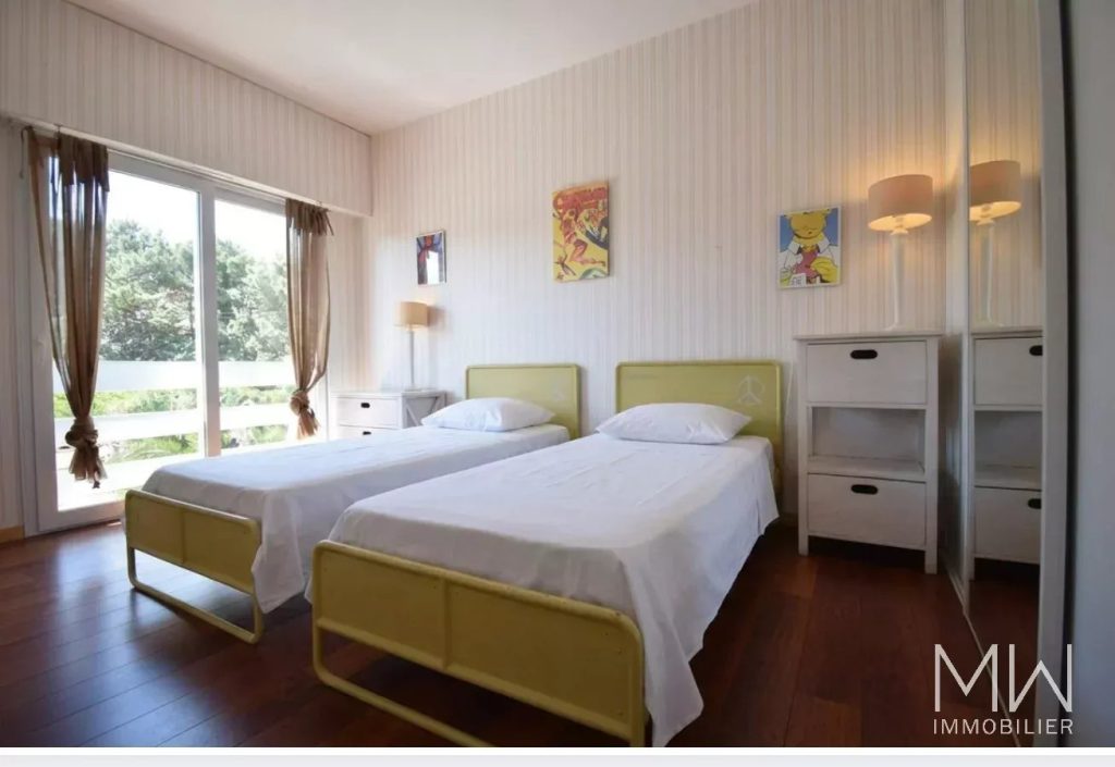 VILLA SPACIEUSE AVEC PISCINE