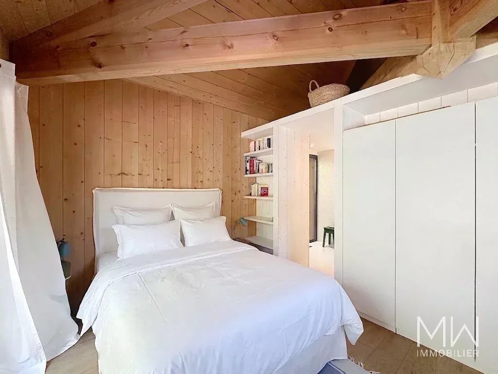 BELLE VILLA BOIS AVEC PISCINE