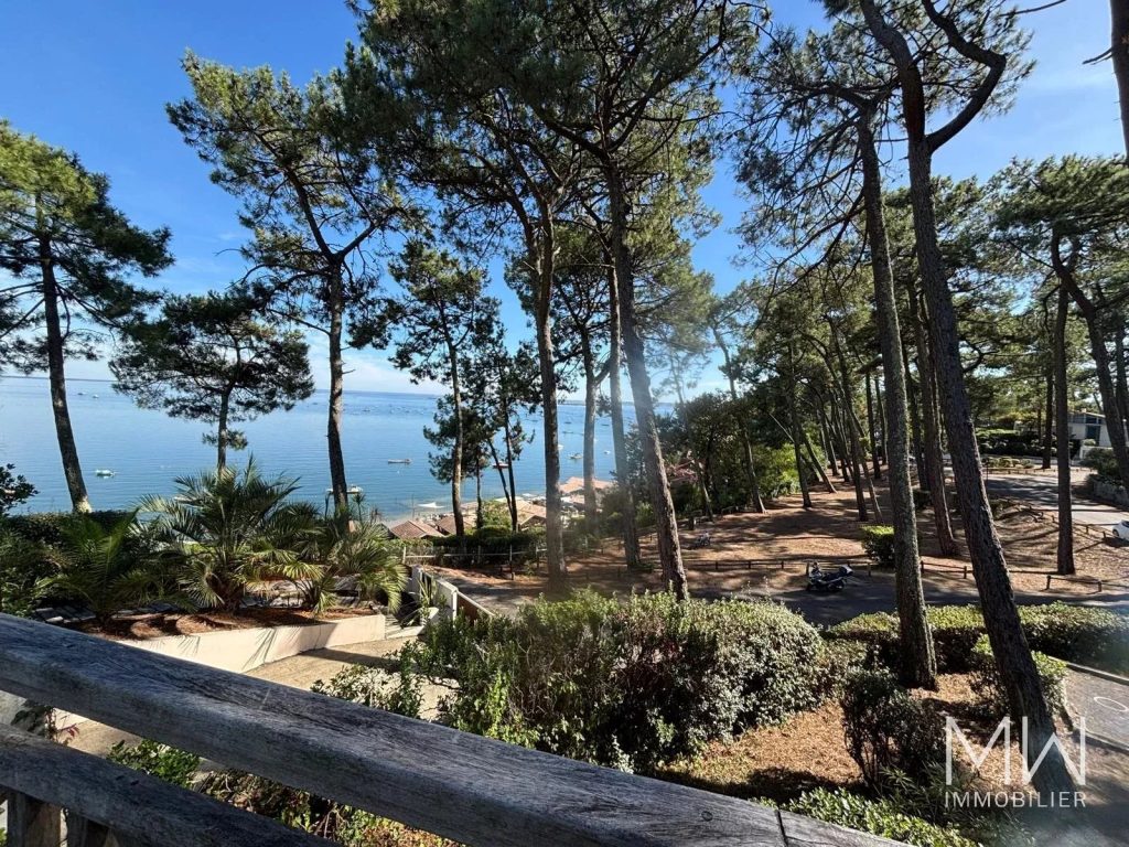 VILLA VUE BASSIN AVEC JACUZZI
