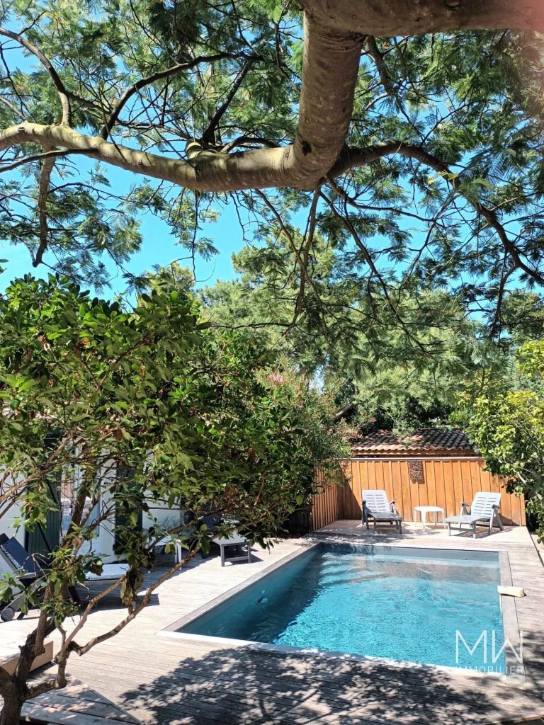 CHARMANTE VILLA AVEC PISCINE
