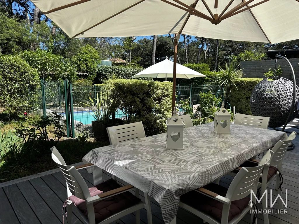 PETITE VILLA AVEC PISCINE