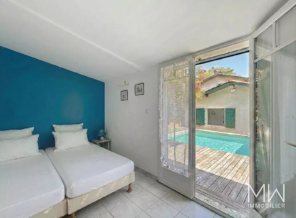 CHARMANTE VILLA AVEC PISCINE