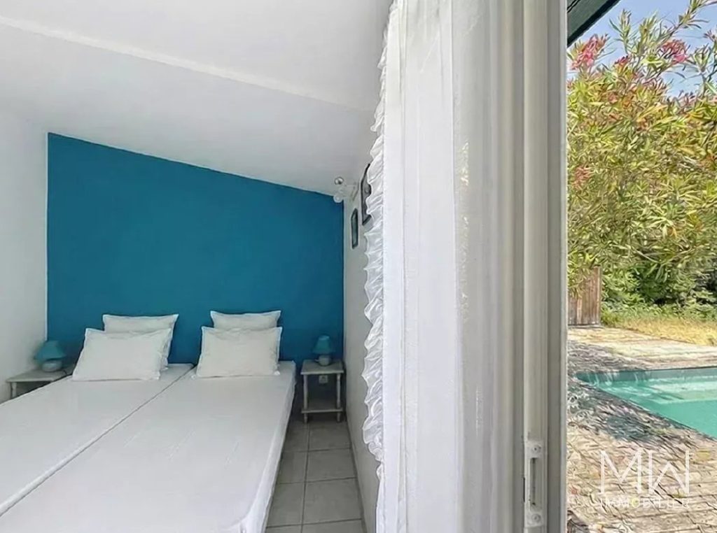 CHARMANTE VILLA AVEC PISCINE